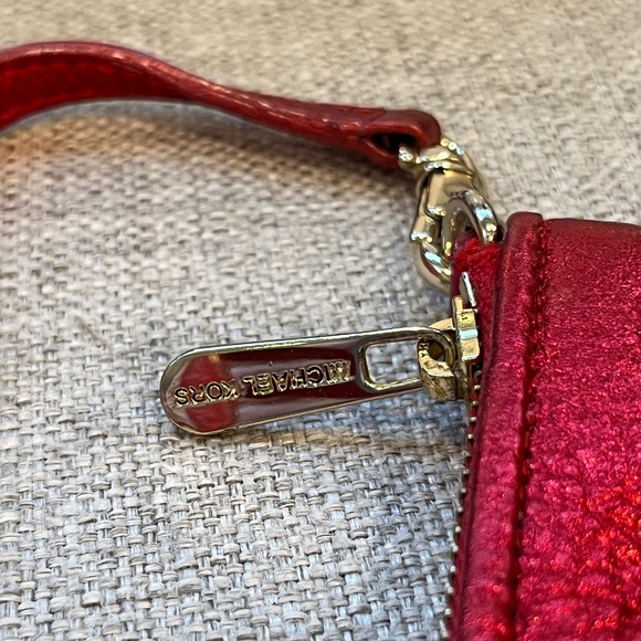 Michael Kors 🎁Red Sequin Wristlet Mini Bag🎁 Perfect for Holidays - Picture 3 of 11